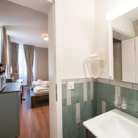 Betweenlakes 1st Flr West *