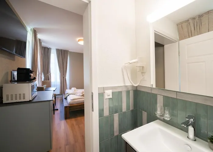 Betweenlakes 1st Flr West *