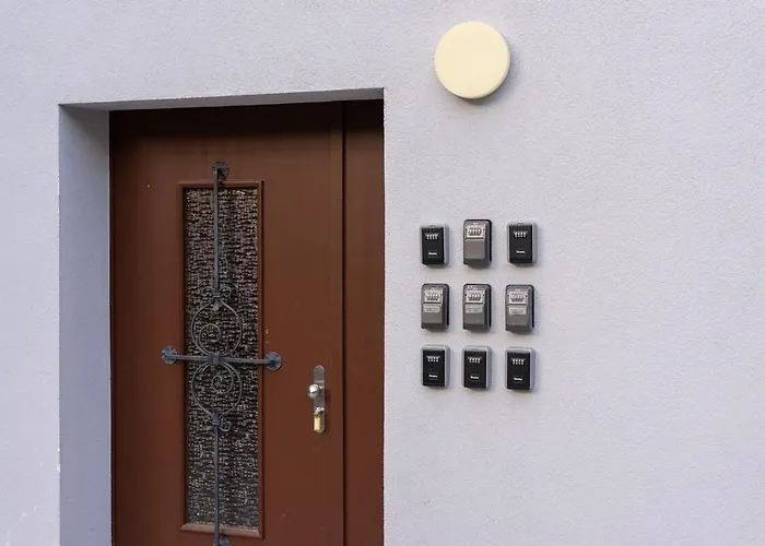 Betweenlakes 1st Flr West דירה אינטרלאקן